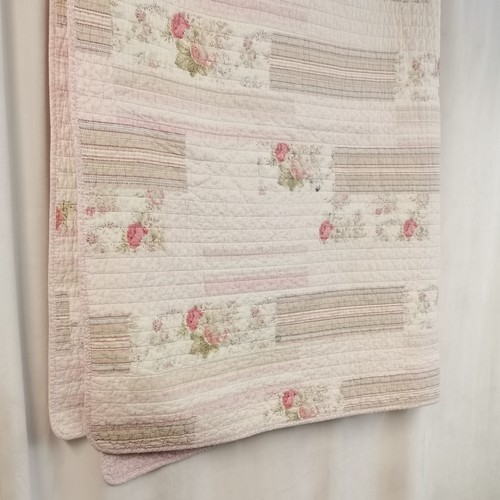 130 - Vintage single pink grounded bedspread - 1 small mark as photographed ~ SOLD IN AID OF LOCAL CHARITY... 