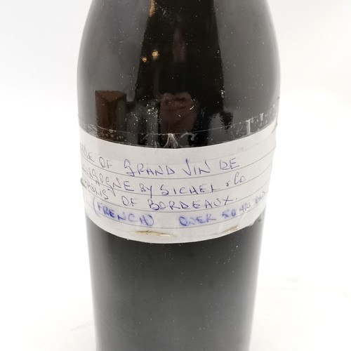 164 - (1975) unopened bottle of Grand vin de bourgogne chablis by Sichel & Co in original box sent to Patr... 