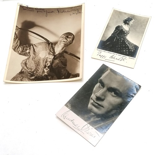 173 - 3 x hand signed actor / dancer photographs - Laurence Olivier (1907-89), Dame Peggy Ashcroft (1907-9... 