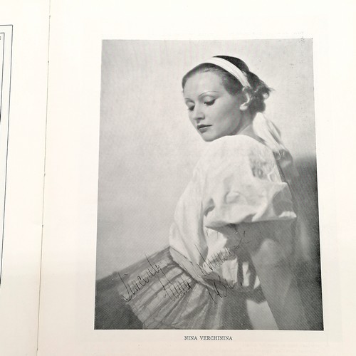 175 - Basil's Ballets Russes booklet hand signed by Léonide Massine (1896-1979), Alexandra Danilova (1903-... 