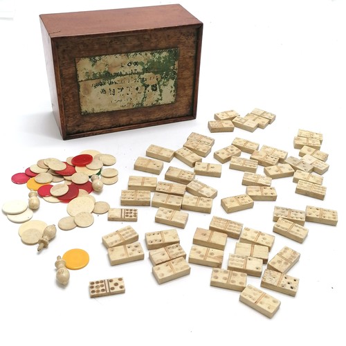 261 - Set of double nine bone dominoes (55) - Prisoner of War (?) in an antique wooden box with counters e... 