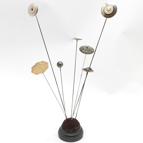 302 - 7 x antique hat pins inc 2 silver mounted (30cm & with hinged heads), unmarked silver pearl set with... 