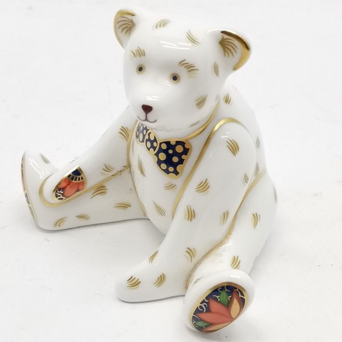 61 - Royal Crown Derby Edward teddy bear figure - no obvious signs of damage - 6cm high