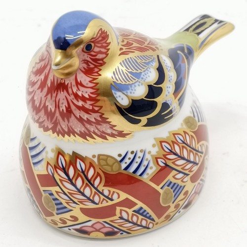 64 - Royal Crown Derby Chaffinch nesting paperweight - no obvious signs of damage - 7.5cm high