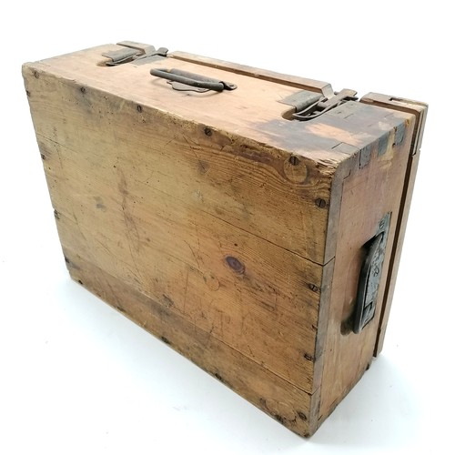 122 - Luftdichter Patronenkasten wooden metal lined ammunition box - 48cm x 35cm x 18cm