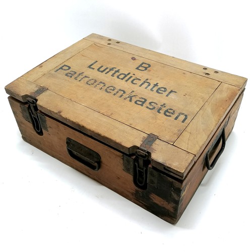 122 - Luftdichter Patronenkasten wooden metal lined ammunition box - 48cm x 35cm x 18cm