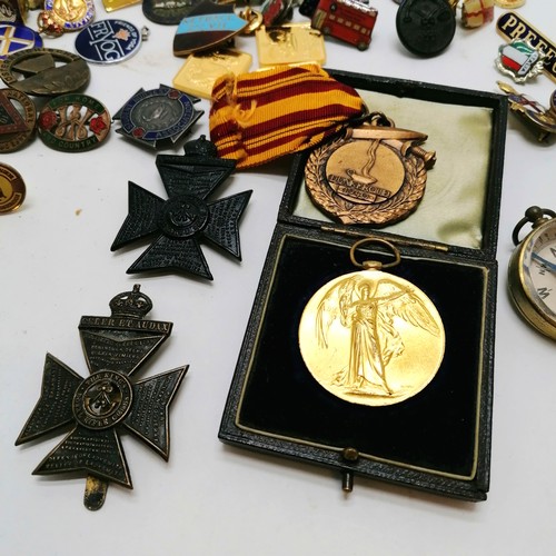 157 - Qty of medals / militaria / badges inc Victory medal (2 Lieut F H L Whish), Dunkirk medal, enamel ba... 