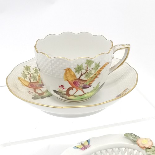 261 - Herend pheasant decorated cup / saucer t/w small plate #1515 (15.5cm diameter) t/w 5 roses + dish (a... 