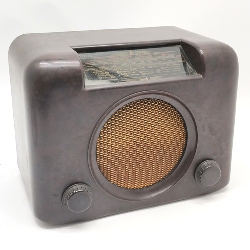 270 - Bush brown bakelite radio type DAC.90.A. - 29cm x 18cm x 23cm high ~ no obvious damage & untested