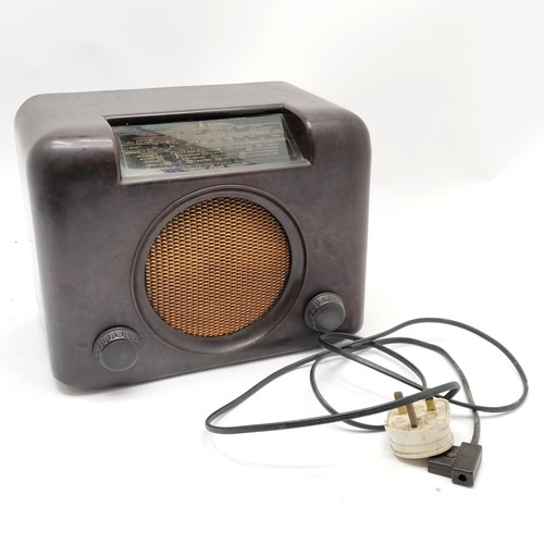 270 - Bush brown bakelite radio type DAC.90.A. - 29cm x 18cm x 23cm high ~ no obvious damage & untested