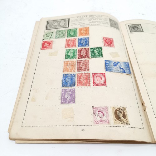 298 - Qty of mostly childrens stamp albums (with stamps) inc Commando album t/w 4 x EMPTY Methuen 'World o... 