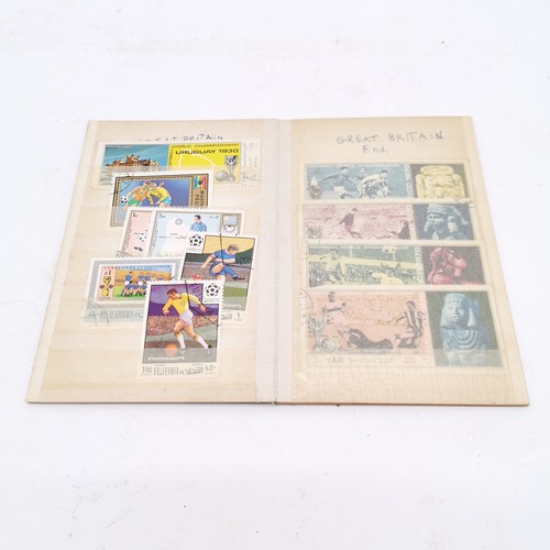 298 - Qty of mostly childrens stamp albums (with stamps) inc Commando album t/w 4 x EMPTY Methuen 'World o... 