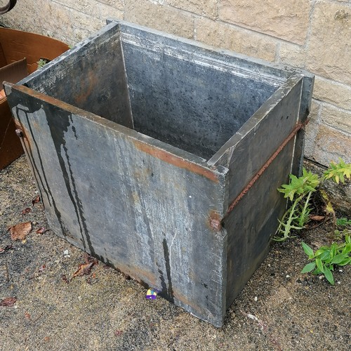 33 - Antique slate water trough/cistern with cast iron detail - watertight - 44cm x 67cm x 59cm