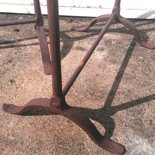 71 - Pair of antique cast iron trestles - 72cm high x 78cm long