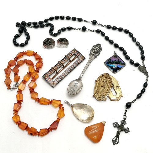 520 - Qty of jewellery inc amber necklace (48cm) & pendant - total weight (2) 18g, rosary, antique enamel ... 