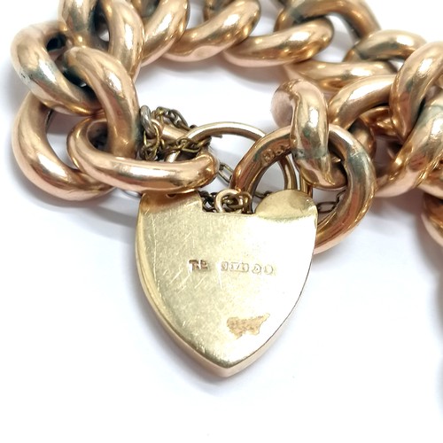 530 - 9ct hallmarked gold bracelet with heart padlock clasp - 17.7g & in used condition