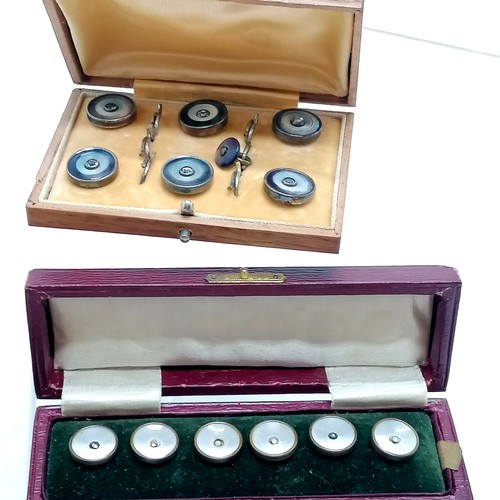 533 - 5 x antique cased buttons / studs inc mother of pearl, silver mounted etc - 1 stone missing & mis-ma... 