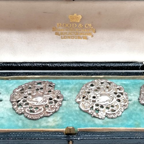 540 - Antique cased set of 6 x 1896 silver buttons in a Rood & Co retail box - buttons 28mm diameter & 31g... 