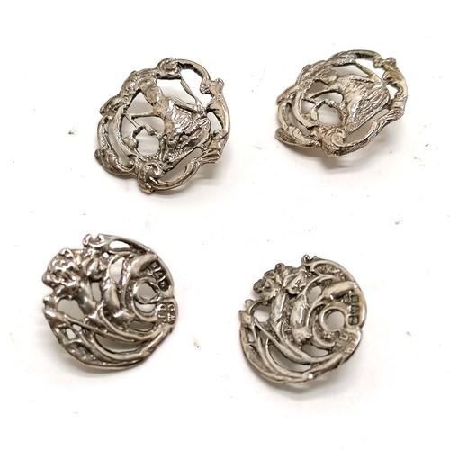 542 - 10 x silver buttons depicting justice - smaller button 20mm by Deakin & larger buttons are unmarked ... 