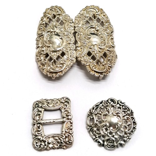 546 - 1900 Art Nouveau silver buckle / shoe buckles / 6 buttons silver set by Levi & Salaman - 65g in fitt... 