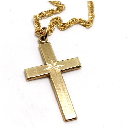 609 - 9ct hallmarked gold cross pendant (2.8cm) on a 9ct hallmarked gold rope link 44cm chain - 5.1g