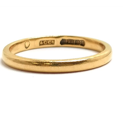 624 - Antique 22ct hallmarked gold band ring - size P & 2.1g