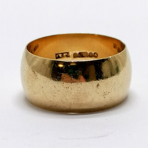 627 - 9ct hallmarked gold wide band ring (10mm wide) - size R½ & 8.3g ~ has some knocks to the rim