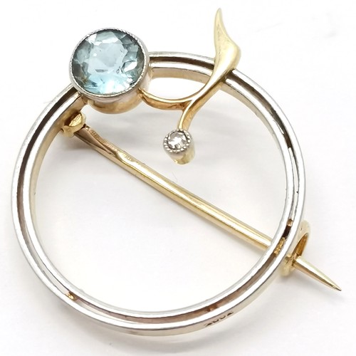 668 - Antique 15ct marked gold (with 1919 dedication) aquamarine & diamond set brooch - 21mm diameter & 2.... 