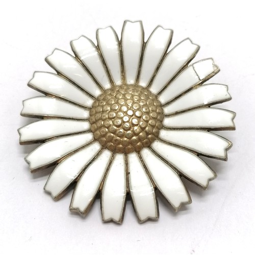 695 - Anton Michelsen (Denmark) silver & enamel daisy brooch - 4cm diameter & 16.7g total weight ~ 1 petal... 