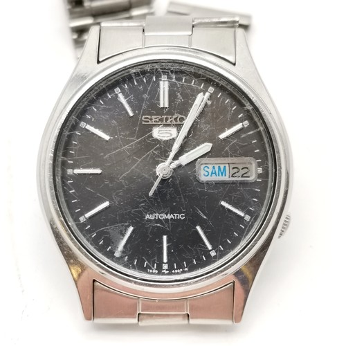 812 - 3 x Seiko vintage wristwatches inc kinetic & seiko 5 etc - all running at time of listing otherwise ... 