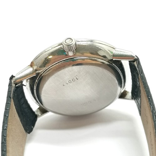 817 - Omega gents stainless steel quartz de ville wristwatch - 32mm case and has scratches to reverse ~ ne... 