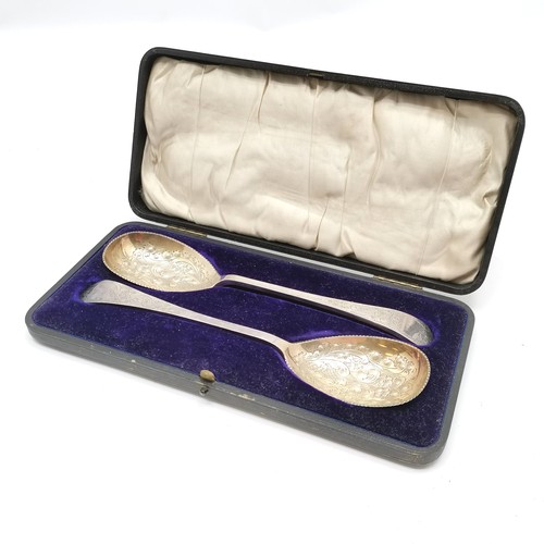 907 - 4 cased sets of silver plated cutlery including berry spoons in 26cm x 12.5cm case T/W an oval silve... 