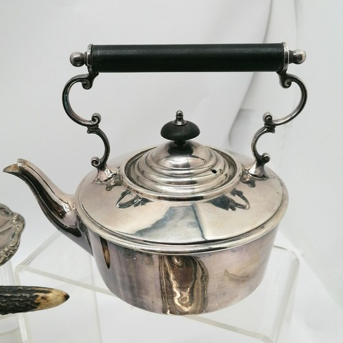 908 - Quantity of silver plated ware including a Goldsmiths & Silversmiths co. Ltd kettle, antler handled ... 