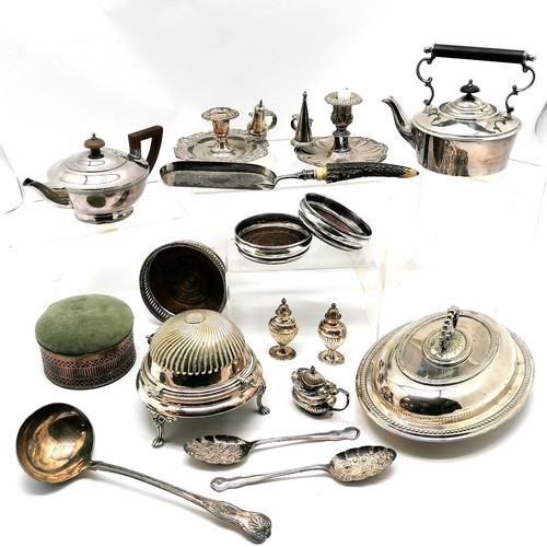 908 - Quantity of silver plated ware including a Goldsmiths & Silversmiths co. Ltd kettle, antler handled ... 