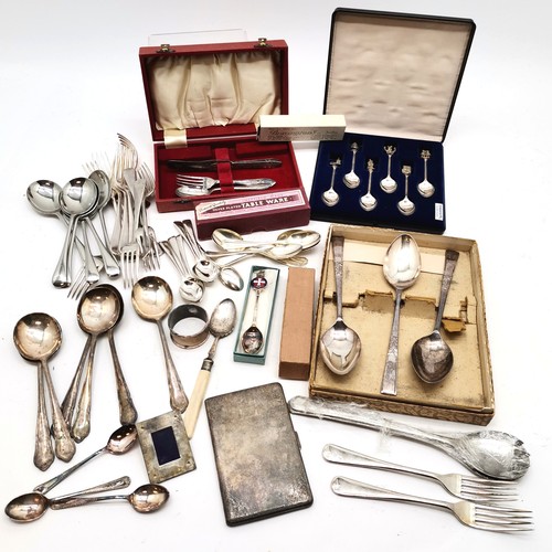 913 - Qty of plated ware inc loose cutlery, boxed christening set, cigarettes case etc - SOLD ON BEHALF OF... 