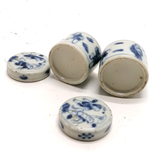 141 - 2 x antique Chinese lidded pots with blue & white figural decoration (4.5cm high x 4cm diameter) t/w... 