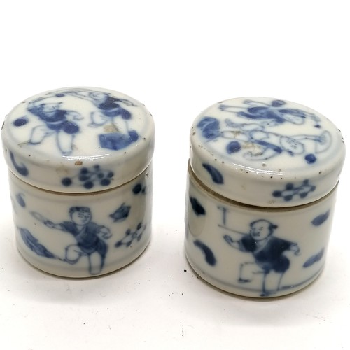 141 - 2 x antique Chinese lidded pots with blue & white figural decoration (4.5cm high x 4cm diameter) t/w... 