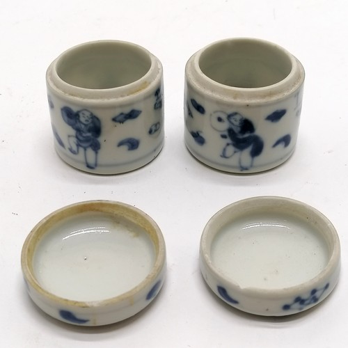 141 - 2 x antique Chinese lidded pots with blue & white figural decoration (4.5cm high x 4cm diameter) t/w... 