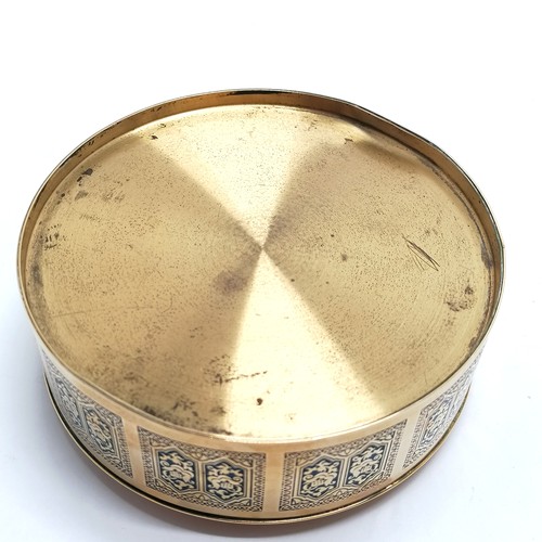 182 - Brass lion desk weight commemorating Waterloo - 5.2cm across t/w Indian brass circulated lidded box ... 