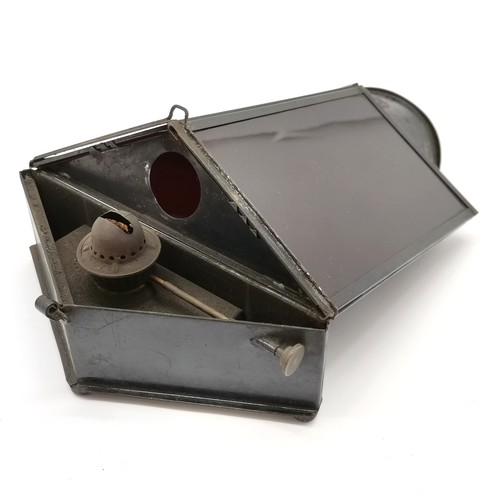 250 - Photographic Co Ltd (Birmingham) antique dark room lantern with red glass filter and has original bu... 