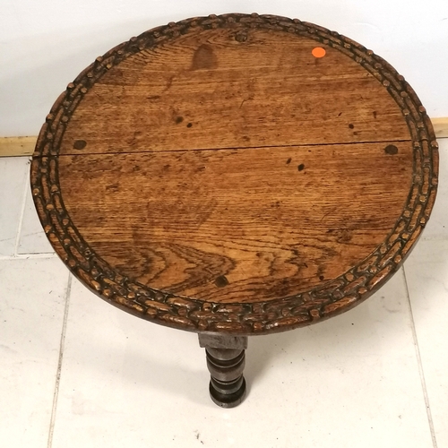 322 - Oak circular low coffee table - 56cm diameter x 36cm high