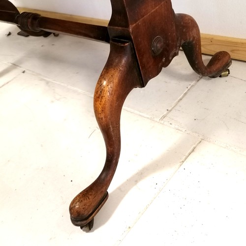 371 - Antique reproduction walnut sofa table with stretcher base and pad feet with brass castors, has reta... 