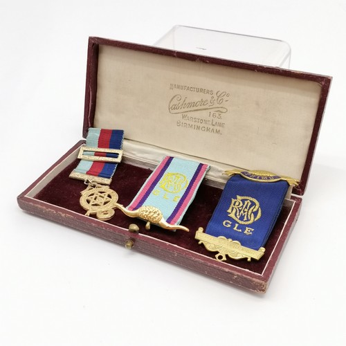 402 - Qty of Masonic / Foresters medallions / fobs inc Devonshire (7cm drop), 2 boxed etc