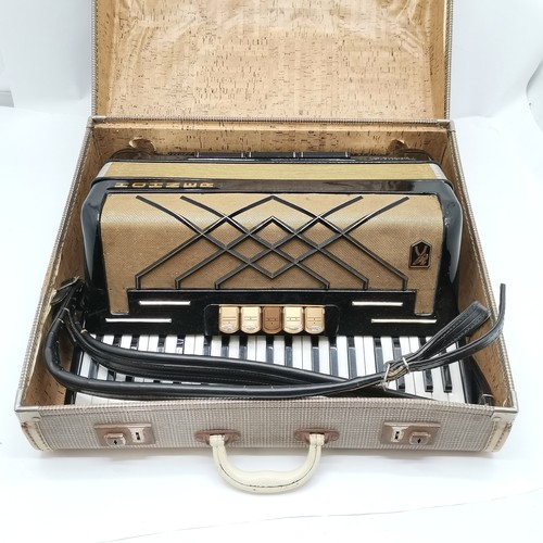 405 - Hohner virtuola III accordion in original case (58cm x 48cm x 24cm at deepest) ~ bellows function & ... 