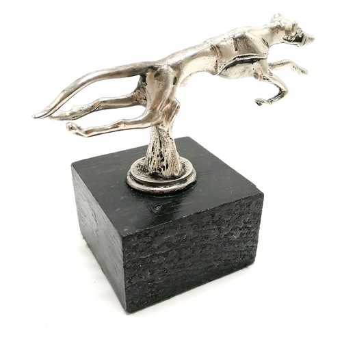 447 - Greyhound desk ornament (12cm high) t/w white metal squat form box with pierced hinged lid (has dent... 