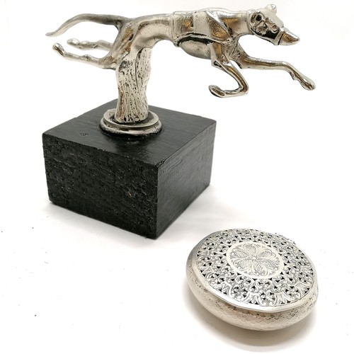 447 - Greyhound desk ornament (12cm high) t/w white metal squat form box with pierced hinged lid (has dent... 