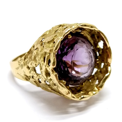 506 - John Donald 18ct hallmarked gold 1968 brutalist ring set with an amethyst in it's original retail le... 