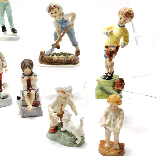 4 - Collection of 11 x Royal Worcester Freda Doughty figurines - #2915 Joan (puce mark for 1931), #3261 ... 