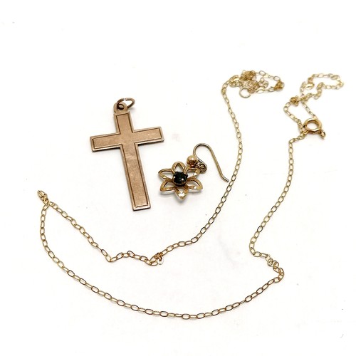 423 - 9ct gold fine 40cm neckchain with antique 9ct gold cross pendant  t/w odd 9ct gold earring - total w... 