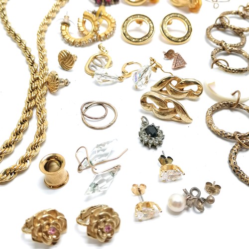 468 - Qty of mostly gold tone jewellery (some a/f) etc - SOLD ON BEHALF OF THE NEW BREAST CANCER UNIT APPE... 